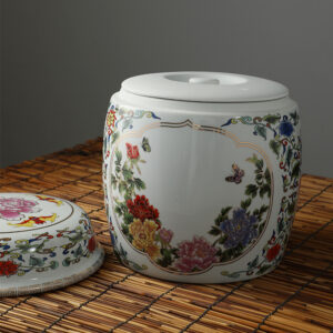 Ceramic urn for ashes